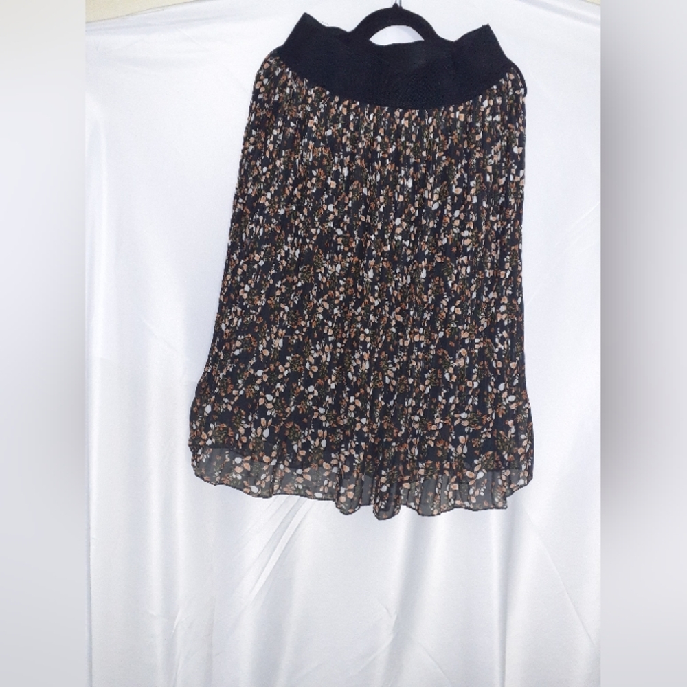 High Waist Floral Pleated Women's Mid Skirt With Two Layers Brand New